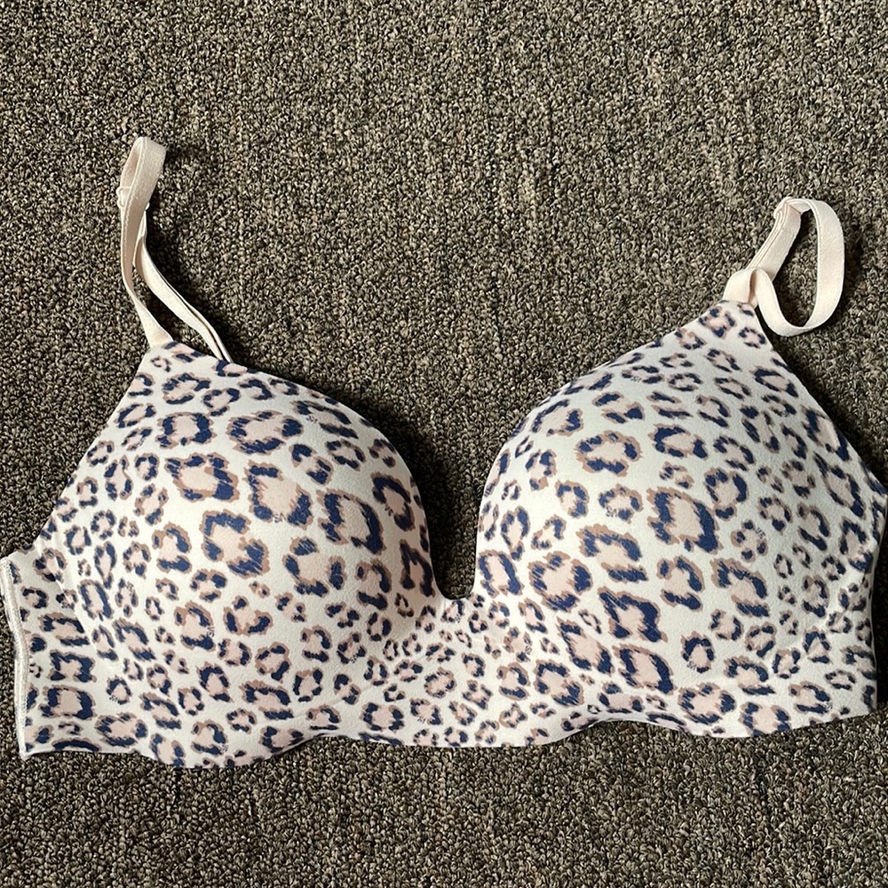 Incredible by Victoria’s Secret padded No wire bra
